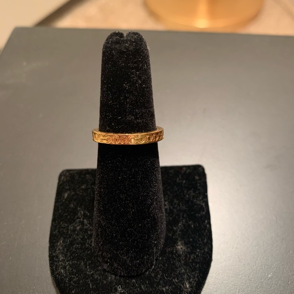 Vibrant gold and green Coach ring - Picture 4 of 4